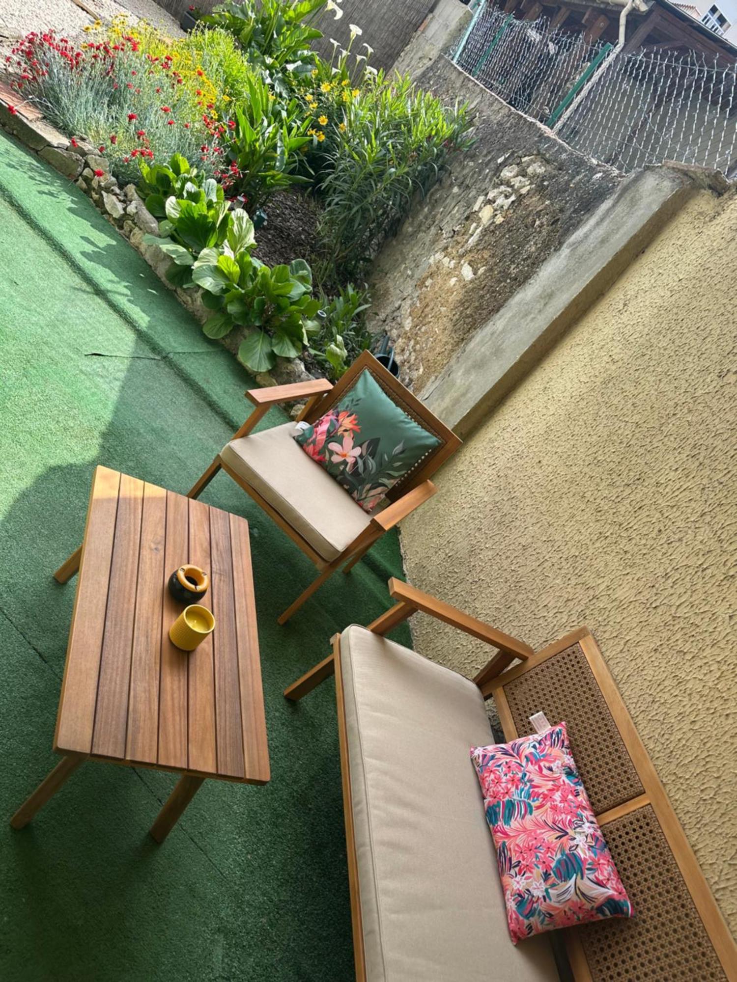 Appartement En Rez De Jardin Tout Equipe Флёранс Экстерьер фото